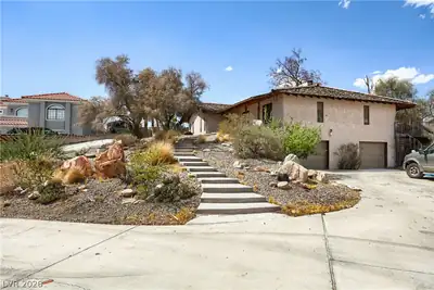 6832 Suncrest Avenue, Las Vegas, NV 89156 Front of Structure