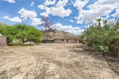 6832 Suncrest Avenue, Las Vegas, NV 89156 Back of Structure