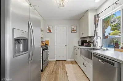 3081 Cornellia Street, Las Vegas, NV 89146 Kitchen