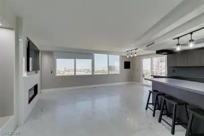 205 East Harmon Avenue 1012 