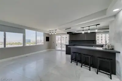 205 East Harmon Avenue 1012 