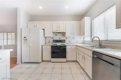 2571 Thatcher Avenue, Henderson, NV 89052 Kitchen