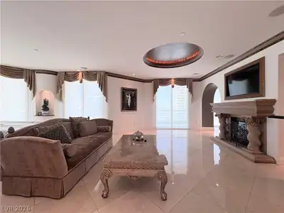 2857 Paradise Road PH2904 Living Room