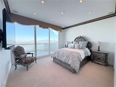 2857 Paradise Road PH2904 Bedroom