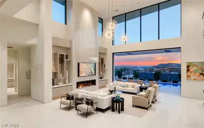 81 Hawk Ridge Drive, Las Vegas, NV 89135 