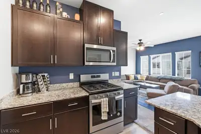 4660 Moonbow Avenue 101 Kitchen