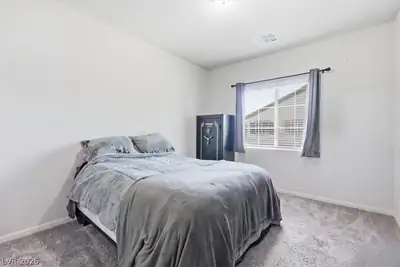 4660 Moonbow Avenue 101 Bedroom