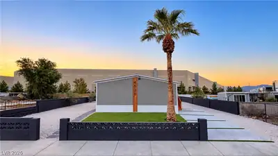 4538 Crystal Peak Drive, Las Vegas, NV 89115 Front of Structure