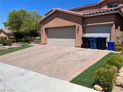892 White Sparrow Street, Henderson