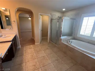 892 White Sparrow Street, Henderson, NV 89052 Primary Bathroom