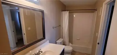 1150 North Buffalo Drive 2023 Bathroom