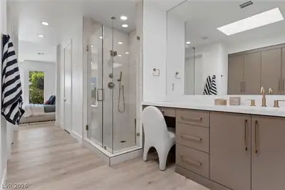 8371 Plum Creek Court, Las Vegas, NV 89113 Primary Bathroom