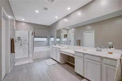 3826 Asia Road, North Las Vegas, NV 89032 Primary Bathroom