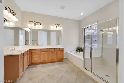 2429 Orangeburg Place, Henderson, NV 89044 Primary Bathroom