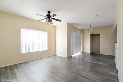 7255 West Sunset Road 1077 Living Room