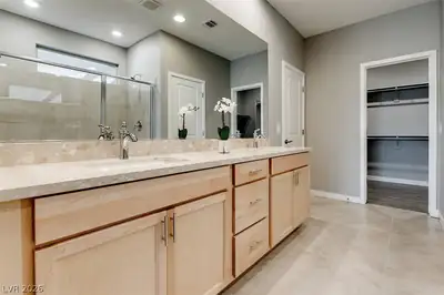 6020 Andezano Drive, Las Vegas, NV 89135 Primary Bathroom