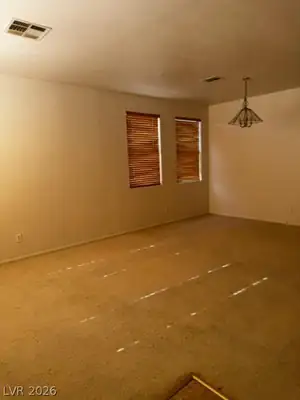4132 Greenbridge St Living Room