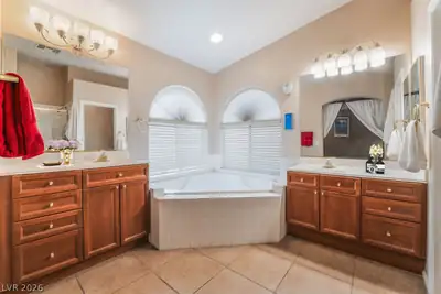 11261 Playa Caribe Avenue, Las Vegas, NV 89138 Primary Bathroom