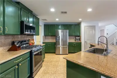 10570 Cranbrook Cross Street, Las Vegas, NV 89179 Kitchen