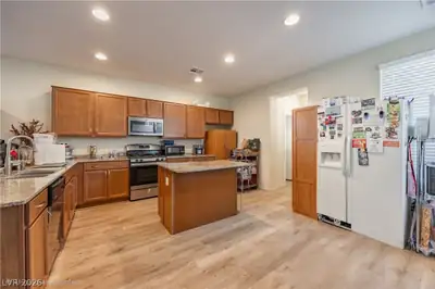 223 Heathrow Lake Avenue, North Las Vegas, NV 89084 