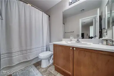 7628 Calico Fields Street, Las Vegas, NV 89149 Primary Bathroom