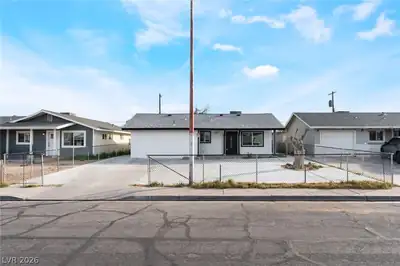 3215 Dillon Avenue, North Las Vegas, NV 89030 Front of Structure