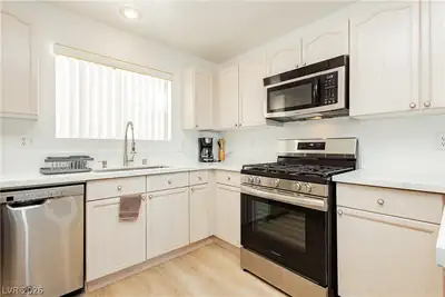 424 Pine Haven Street 203 Kitchen