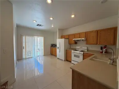 5977 Sombria Ridge Avenue Kitchen