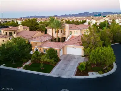 12070 Whitehills Street, Las Vegas