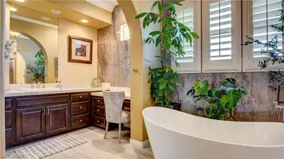 12070 Whitehills Street, Las Vegas, NV 89141 Primary Bathroom