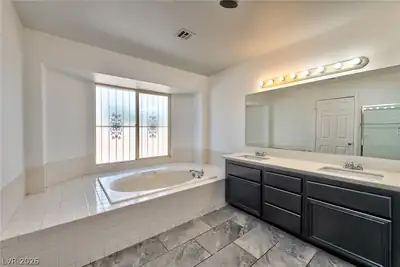 6102 Marvin Street, North Las Vegas, NV 89031 Primary Bathroom