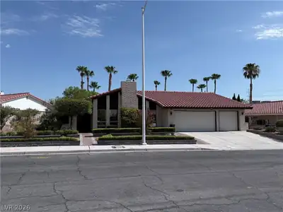 8620 Cremona Drive, Las Vegas, NV 89117 Front of Structure