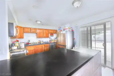 6221 Casada Way, Las Vegas, NV 89107 Kitchen