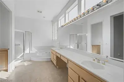 2557 Forest City Drive Primary Bathroom