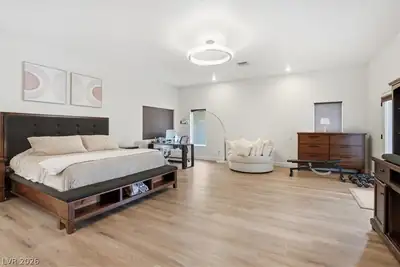 5865 North Juliano Road Primary Bedroom