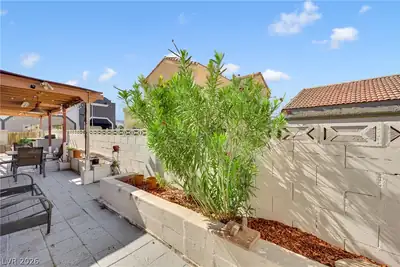 2913 Du Barry Manor Lane, Las Vegas, NV 89108 Patio