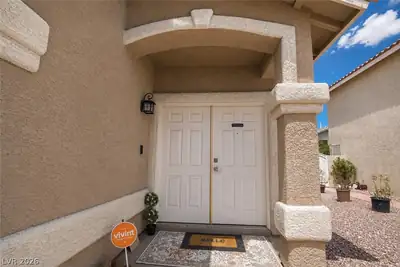 912 Sterling Thorn Court, Las Vegas, NV 89183 Entry