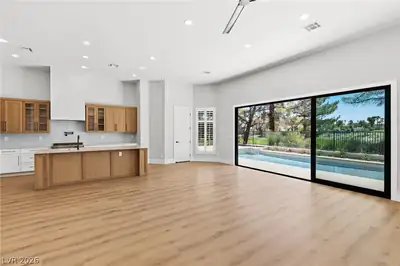 8649 Robinson Ridge Drive Las Vegas, NV 89117