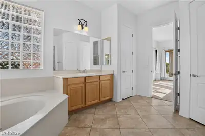 2389 Black River Falls Drive, Henderson, NV 89044 Primary Bathroom