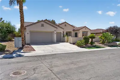 2389 Black River Falls Drive, Henderson, NV 89044 Front of Structure