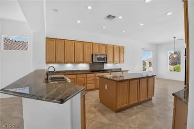 2389 Black River Falls Drive, Henderson, NV 89044 Kitchen