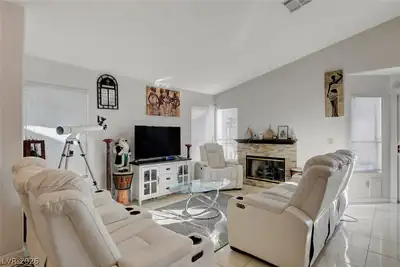 8113 North Hercules Drive Living Room