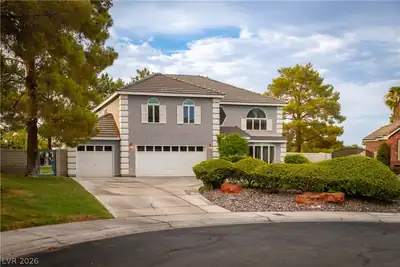 18 Hummingbird Circle, Henderson