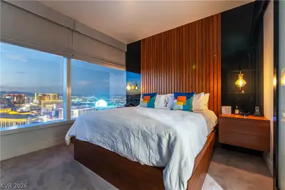 2600 West Harmon Avenue 56004 Bedroom