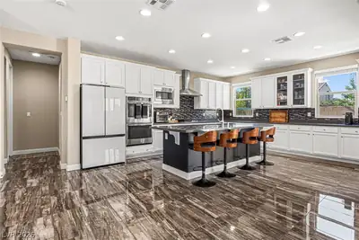 9936 Bighorn Bellows Avenue Kitchen