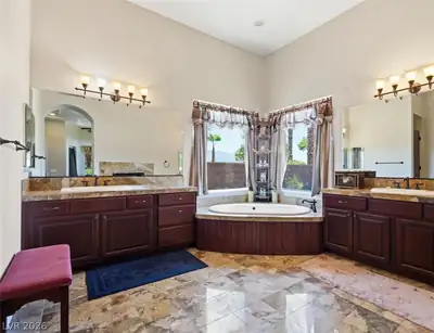 2266 Driftwood Tide Avenue, Henderson, NV 89052 Primary Bathroom