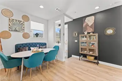 673 Pyrite Will Street Dining Area