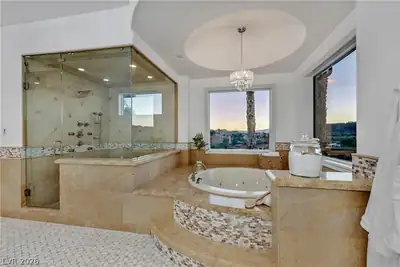 8 Rue Mediterra Drive, Henderson, NV 89011 Primary Bathroom
