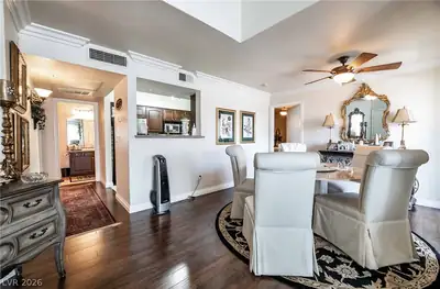 8101 West Flamingo Road 2006 Dining Area