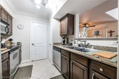 8101 West Flamingo Road 2006 Kitchen